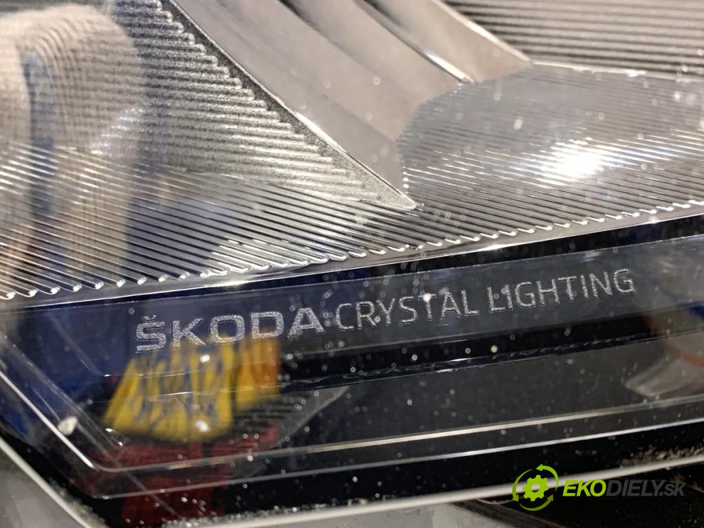 SKODA KAMIQ SUV 2023 81 kW 1.0 TSI 999 světlomet pravý přední část 658941016