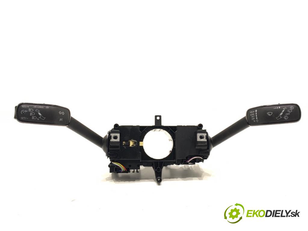 SKODA KAMIQ SUV 2023 81 kW 1.0 TSI 999 Prepínač kombinovaný 2Q1953507AC (Prepínacie páčky pod volantom)