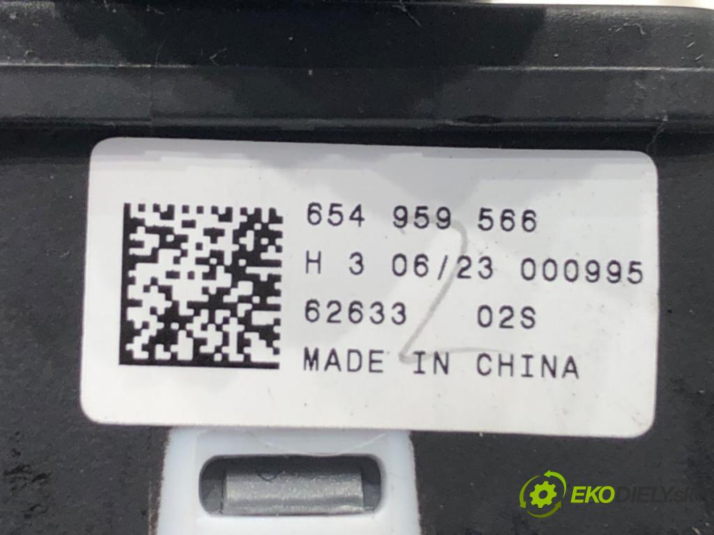 SKODA KAMIQ SUV 2023 81 kW 1.0 TSI 999 Prepínač nastavenia spätných zrkadiel 654959566 (Prepínacie páčky pod volantom)