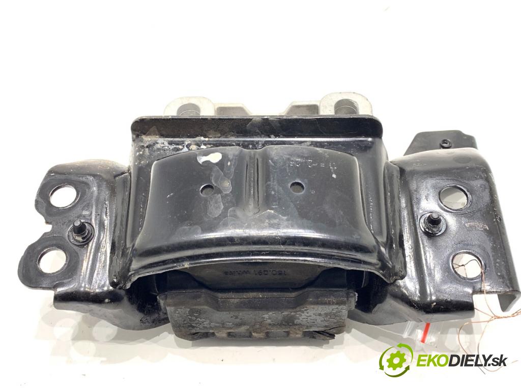 SKODA KAMIQ SUV 2023 81 kW 1.0 TSI 999 AirBag motora levý 2Q0199555BL