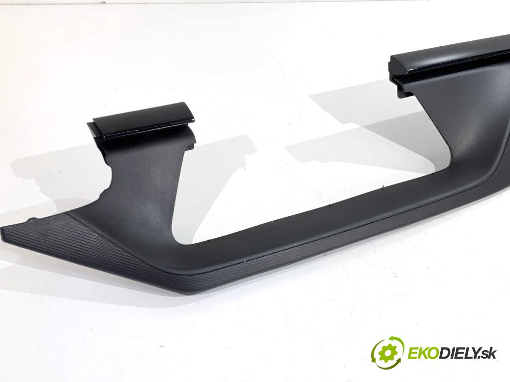 SKODA KAMIQ SUV 2023 81 kW 1.0 TSI 999 lišty kryt 655863212A 655858418CB (Lišta)