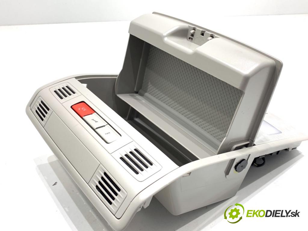 SKODA KAMIQ SUV 2023 81 kW 1.0 TSI 999 Svetlo stropné 657868837B