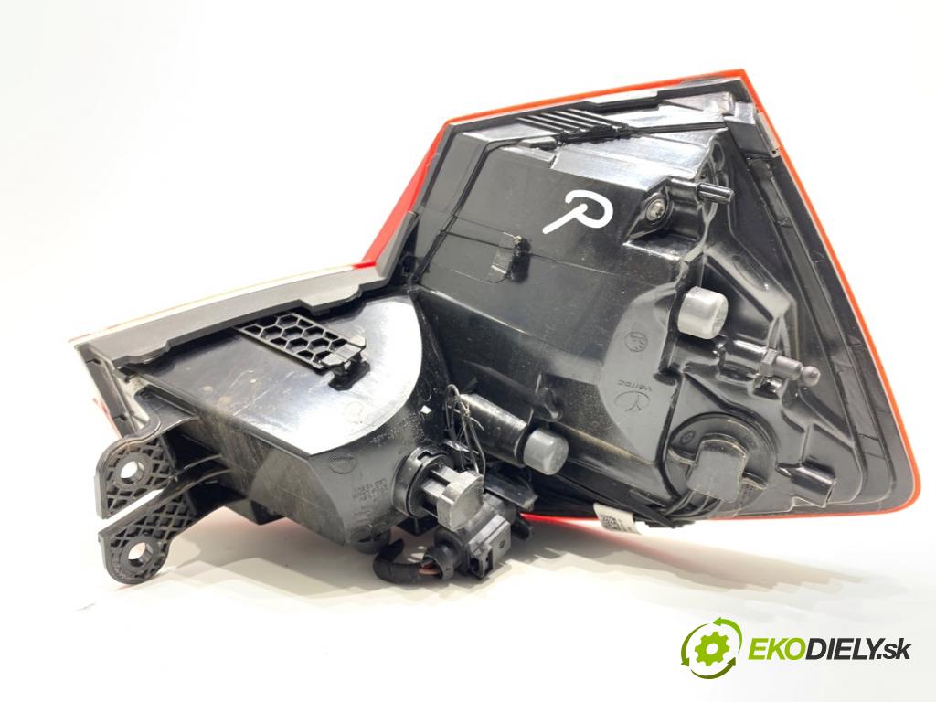 SKODA KAMIQ SUV 2023 81 kW 1.0 TSI 999 Svetlo pravy zad 658945096