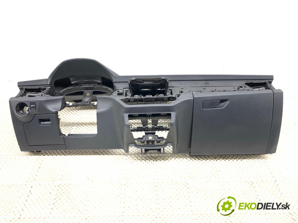 SKODA KAMIQ SUV 2023 81 kW 1.0 TSI 999 Palubná doska silentbloku 3V0880201AP