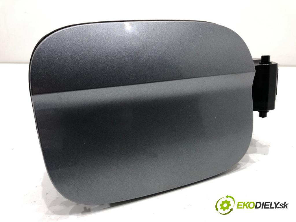 SKODA KAMIQ SUV 2023 81 kW 1.0 TSI 999 Dvierka nádrže paliva 657809702 (Kľučka dverí ostatné)