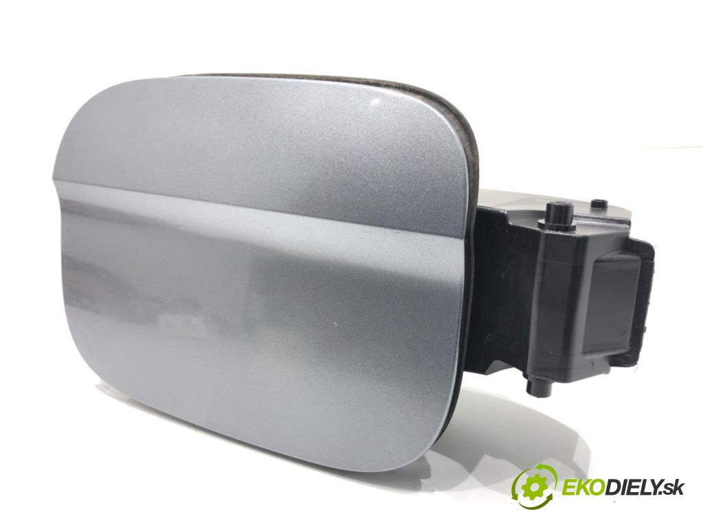 SKODA KAMIQ SUV 2023 81 kW 1.0 TSI 999 Dvierka nádrže paliva 657809702 (Kľučka dverí ostatné)