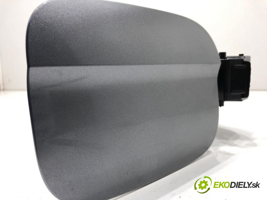 SKODA KAMIQ SUV 2023 81 kW 1.0 TSI 999 Dvierka nádrže paliva 657809702 (Kľučka dverí ostatné)