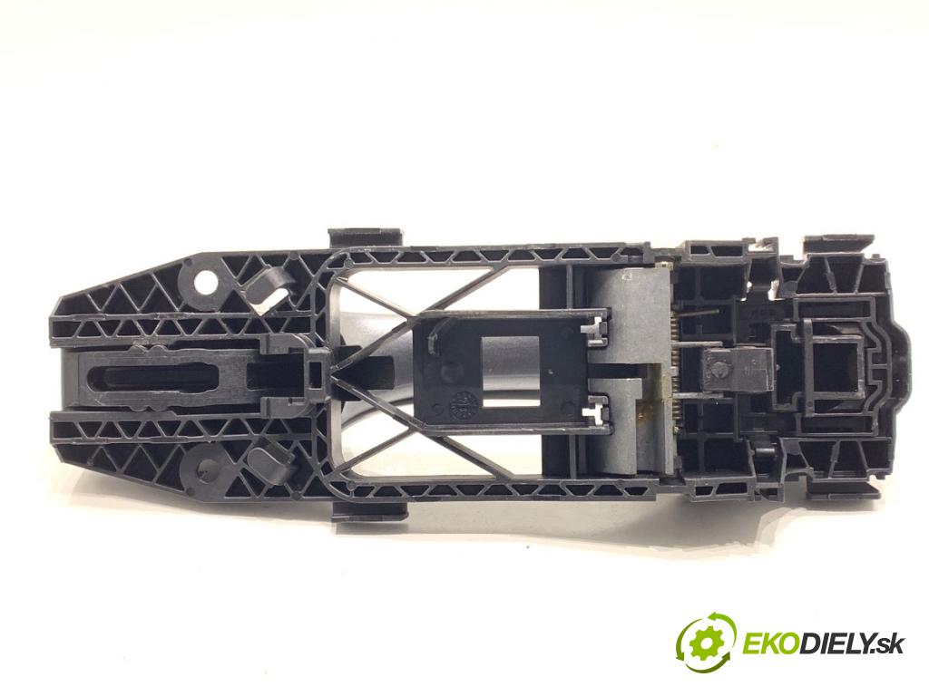 SKODA KAMIQ SUV 2023 81 kW 1.0 TSI 999 Kľučka vonkajšia ľavy zad 5N0839885H