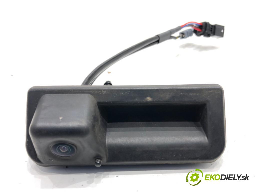 SKODA KAMIQ SUV 2023 81 kW 1.0 TSI 999 KAMERA Kľučka dverí zad 566827566A