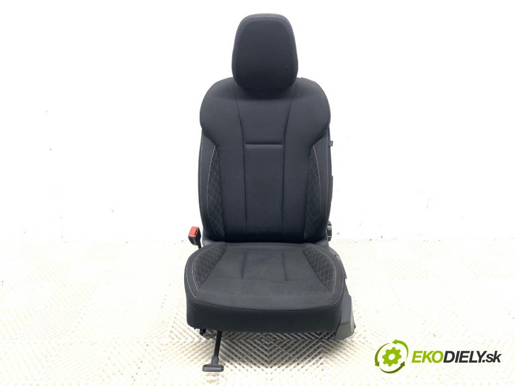 SKODA KAMIQ SUV 2023 81 kW 1.0 TSI 999 sedadlo levý přední část 