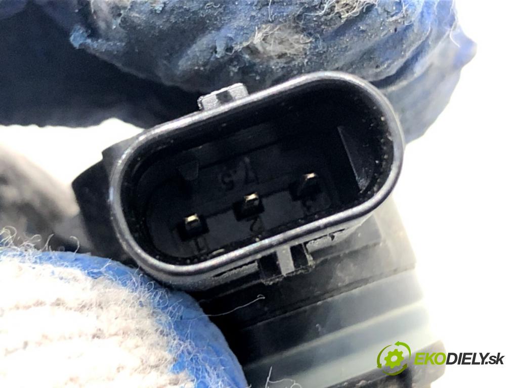 SKODA KAMIQ SUV 2023 81 kW 1.0 TSI 999 Snímač PDC 5Q0919275B