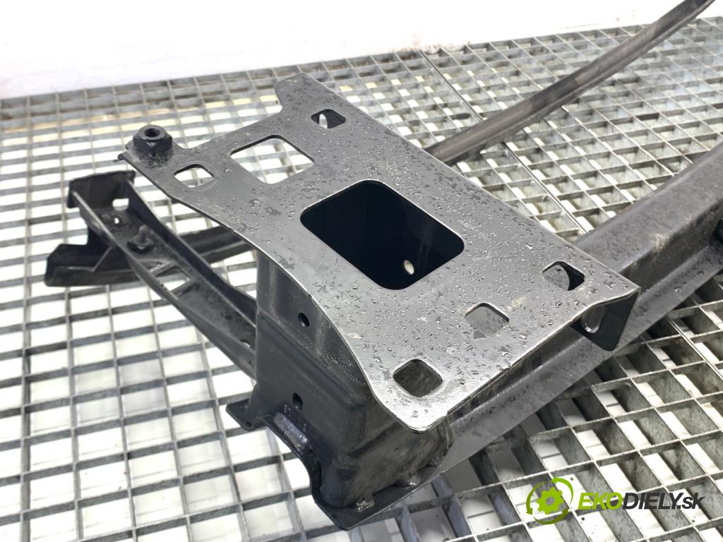 SKODA KAMIQ SUV 2023 81 kW 1.0 TSI 999 Výstuha nárazníka predný 654807109 (Výstuha predná)