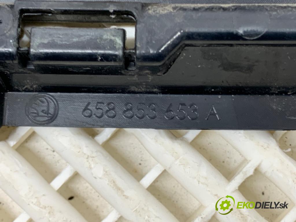 SKODA KAMIQ SUV 2023 81 kW 1.0 TSI 999 mřížka maska 658853653A (Přední mřížka (maska chladiče))