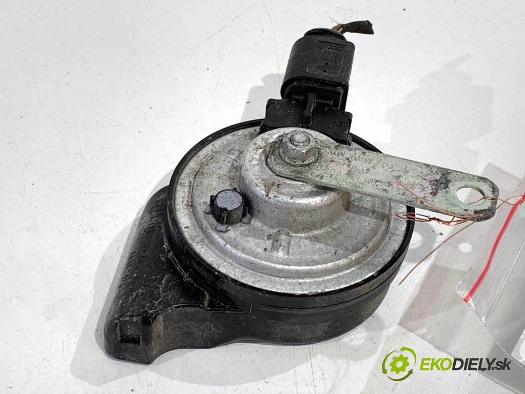 SKODA KAMIQ SUV 2023 81 kW 1.0 TSI 999 klaksón 2Q0951223A