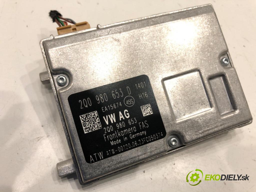 SKODA KAMIQ SUV 2023 81 kW 1.0 TSI 999 KAMERA okna prednej 2Q0980653D