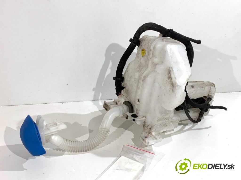 SKODA KAMIQ SUV 2023 81 kW 1.0 TSI 999 nádržka ostřikovačů 2Q0955453G