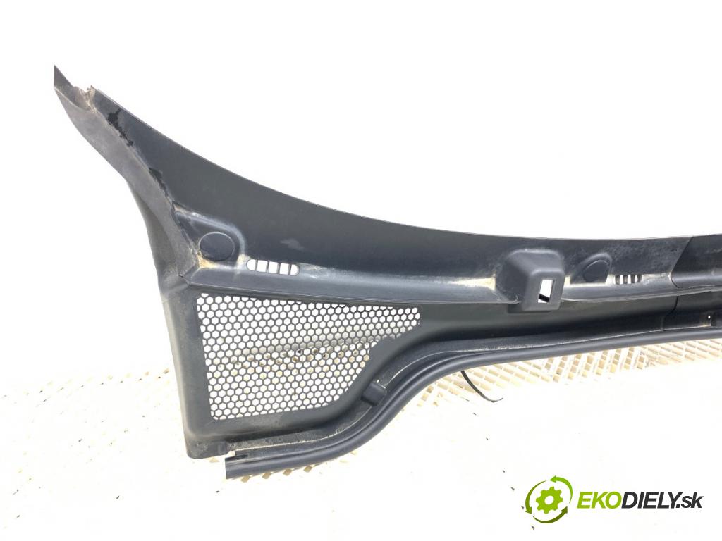 SKODA KAMIQ SUV 2023 81 kW 1.0 TSI 999 Torpédo, plast pod čelné okno 658819416 (Torpédo (plast pod čelným sklom))