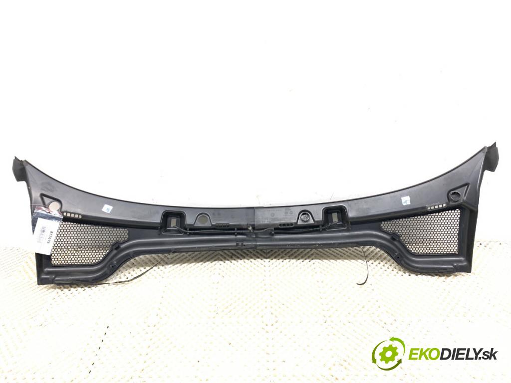 SKODA KAMIQ SUV 2023 81 kW 1.0 TSI 999 Torpédo, plast pod čelné okno 658819416 (Torpédo (plast pod čelným sklom))