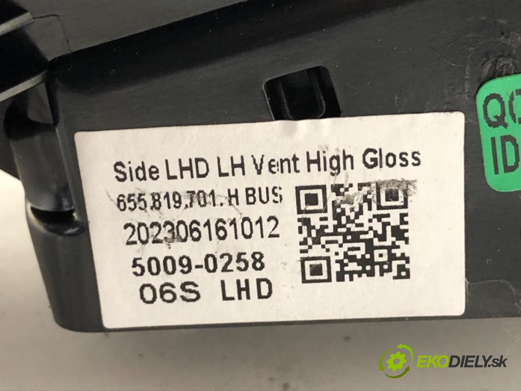 SKODA KAMIQ SUV 2023 81 kW 1.0 TSI 999 Mriežky kúrenia ľavy predný 655819701H