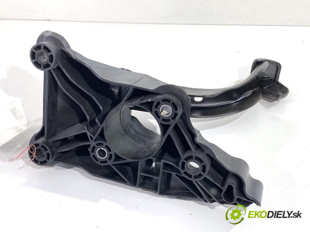 SKODA KAMIQ SUV 2023 81 kW 1.0 TSI 999 pedal brzdy 2Q1721058P