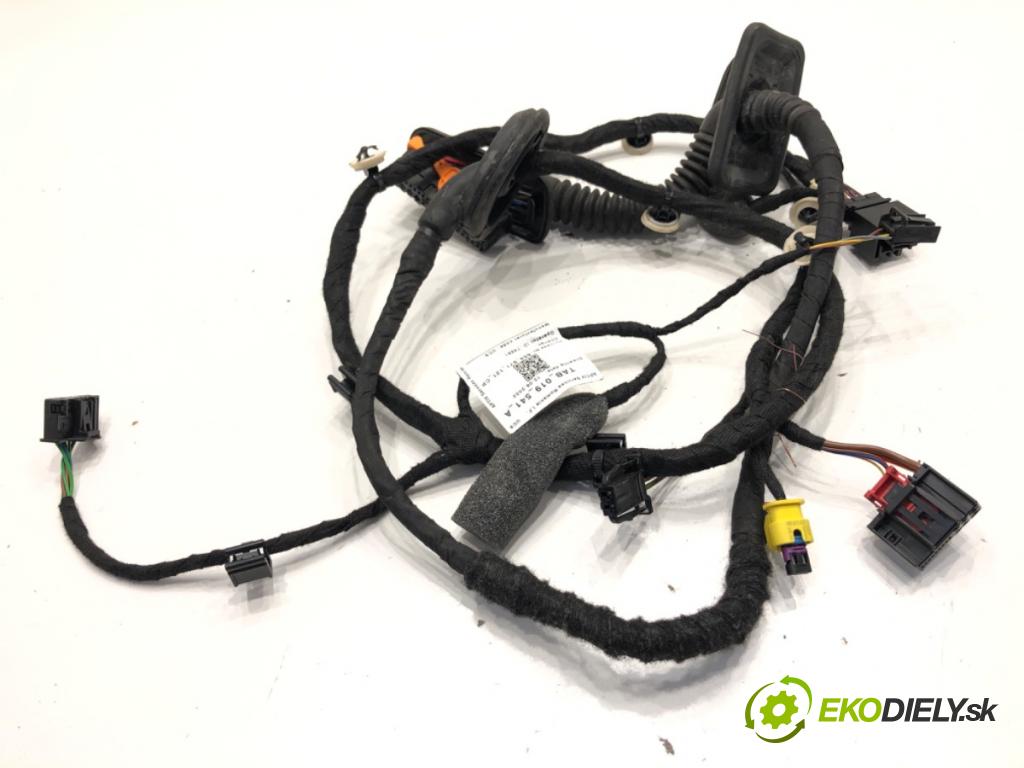 SKODA KAMIQ SUV 2023 81 kW 1.0 TSI 999 Káblovačka Dvere predný pravy 654971121CP