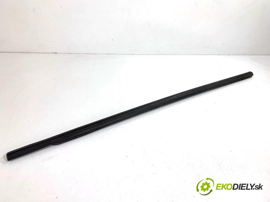 SKODA KAMIQ SUV 2023 81 kW 1.0 TSI 999 Lišta Sbírání: predný ľavy 654837477A