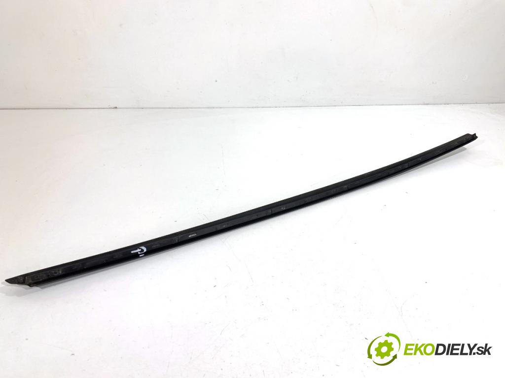 SKODA KAMIQ SUV 2023 81 kW 1.0 TSI 999 Lišta okna čelovej pravá 658854328