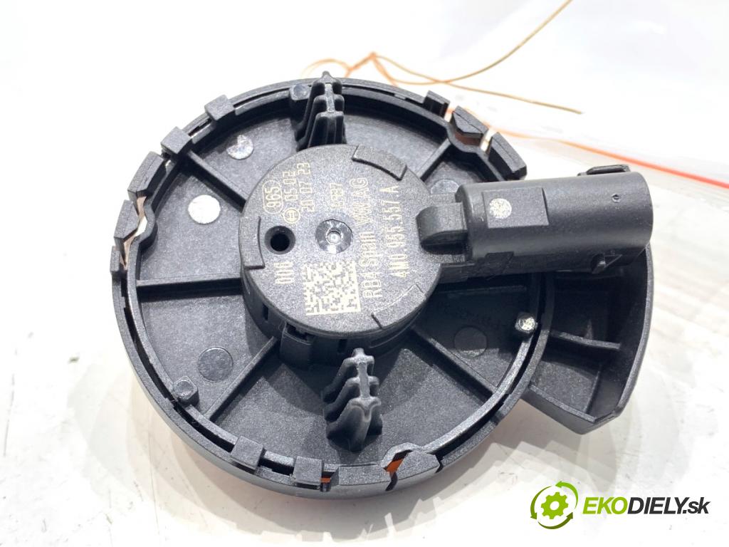 SKODA KAMIQ SUV 2023 81 kW 1.0 TSI 999 Snímač nárazu 4M0955557A (Snímač nárazu)