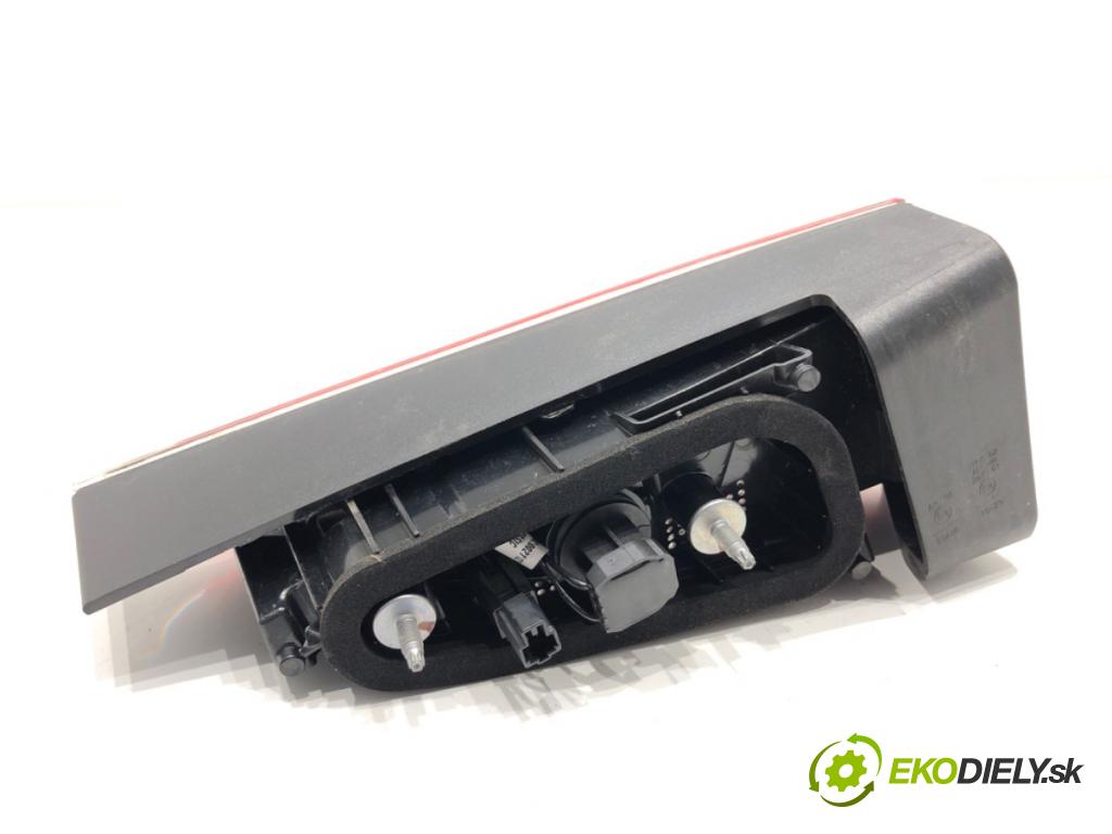 SKODA KAMIQ SUV 2023 81 kW 1.0 TSI 999 Svetlo zad pravá vnútorná 658945094 (Kľučka dverí ostatné)