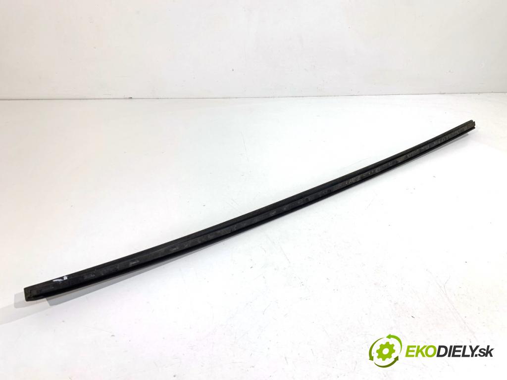 SKODA KAMIQ SUV 2023 81 kW 1.0 TSI 999 Lišta okna čelovej ľavá strana 658854327
