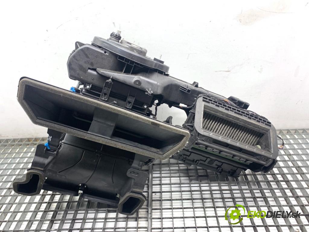 SKODA KAMIQ SUV 2023 81 kW 1.0 TSI 999 topné těleso radiátor topení KOMBAJN 2G1819152A