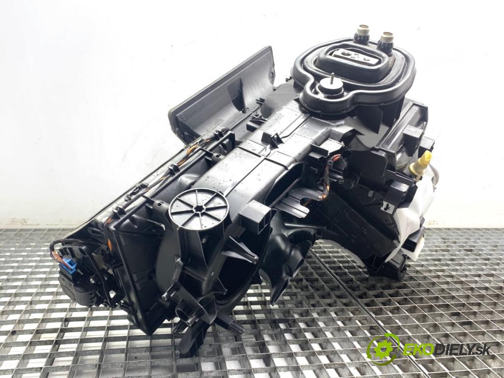 SKODA KAMIQ SUV 2023 81 kW 1.0 TSI 999 Výhrevné teleso, radiátor kúrenia KOMBAJN 2G1819152A