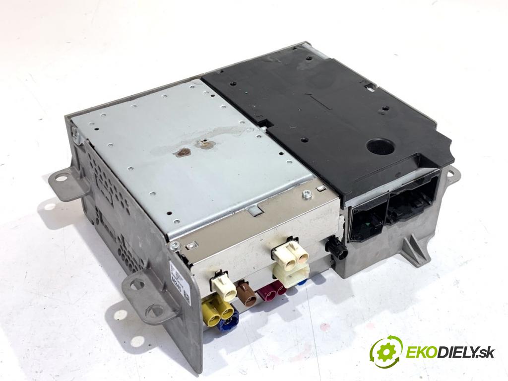 MERCEDES-BENZ GLE SUV 2020 180 kW GLE 300 d 4-matic (167.119) 1950 RADIO Navigácia A1679002416 (Audio zariadenie)