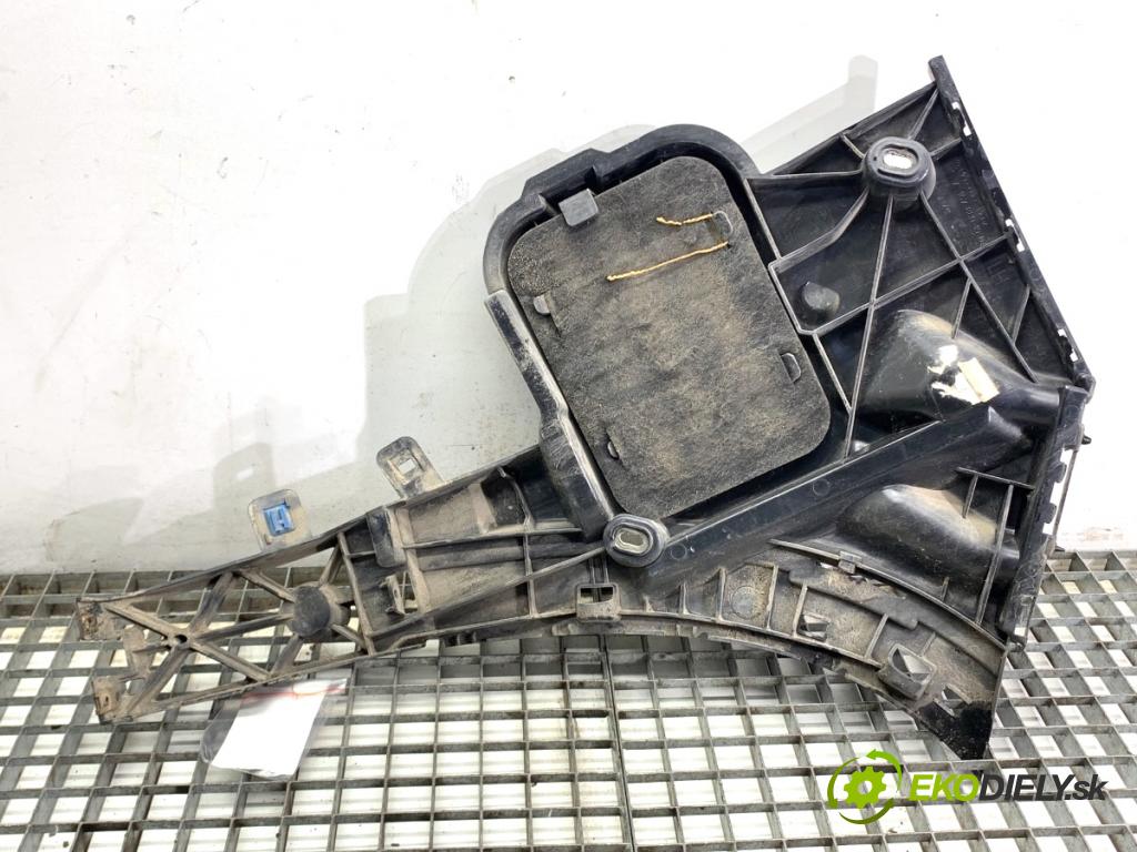 MERCEDES-BENZ GLE SUV 2020 180 kW GLE 300 d 4-matic (167.119) 1950 Úchyt nárazníka pravy zad A1678801907