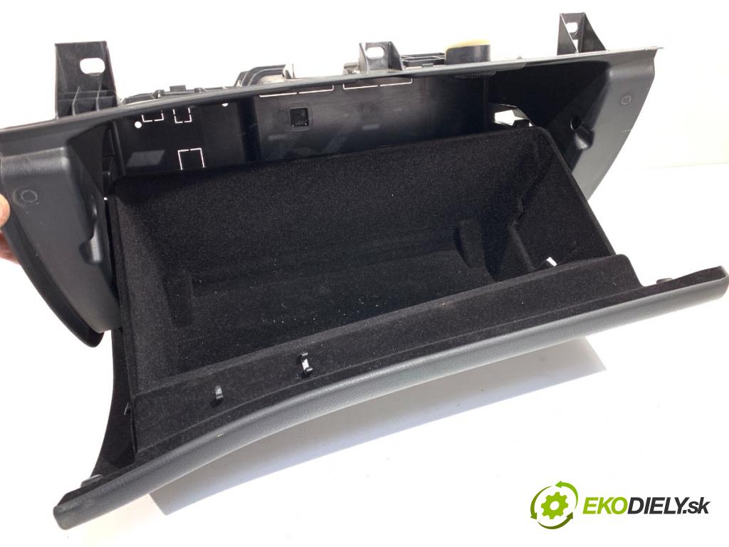 MERCEDES-BENZ GLE SUV 2020 180 kW GLE 300 d 4-matic (167.119) 1950 Priehradka, kastlík spolujazdca A1676803900 (Priehradka (kastlík))