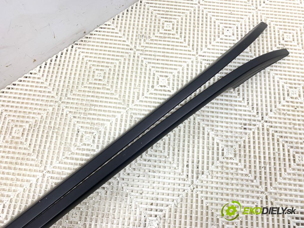 MERCEDES-BENZ GLE SUV 2020 180 kW GLE 300 d 4-matic (167.119) 1950 lyžiny STRECHA: A1678904500