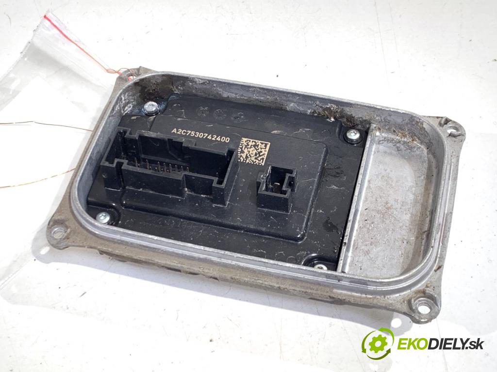 MERCEDES-BENZ GLE SUV 2020 180 kW GLE 300 d 4-matic (167.119) 1950 Menič XENON A2479009009 (Riadiaca jednotka xenónu)