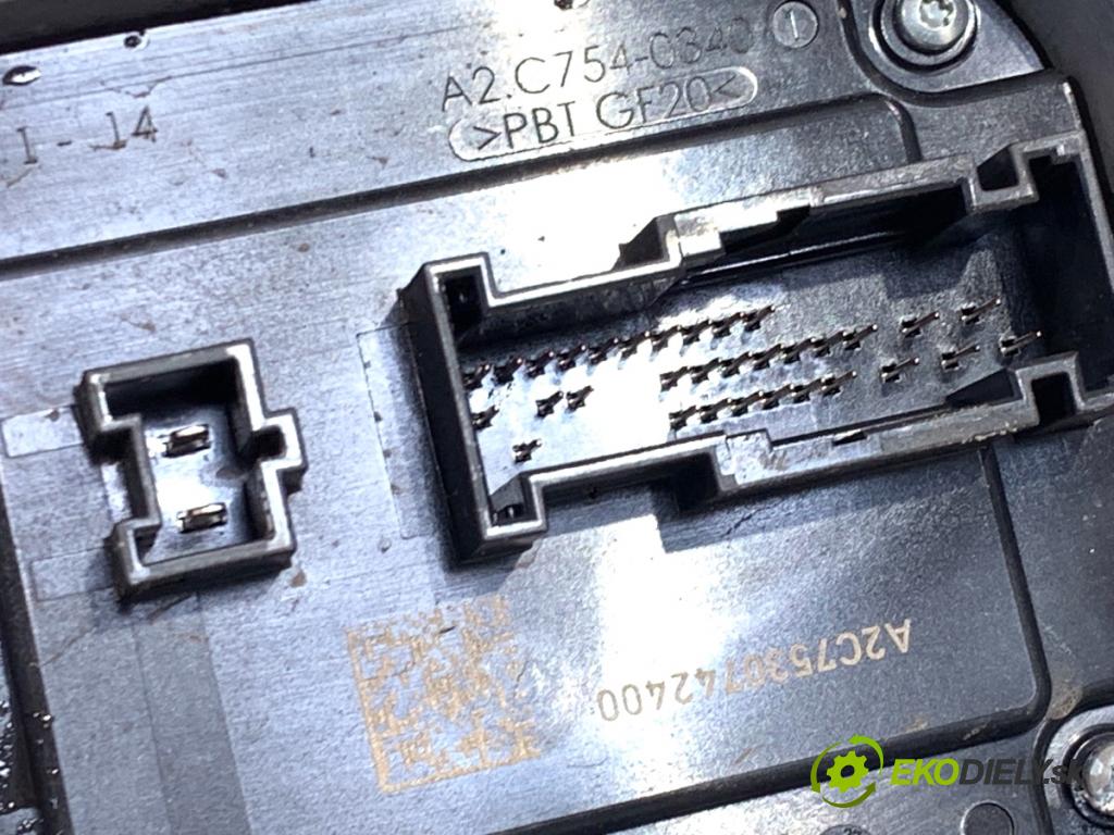 MERCEDES-BENZ GLE SUV 2020 180 kW GLE 300 d 4-matic (167.119) 1950 Menič XENON A2479009009 (Riadiaca jednotka xenónu)