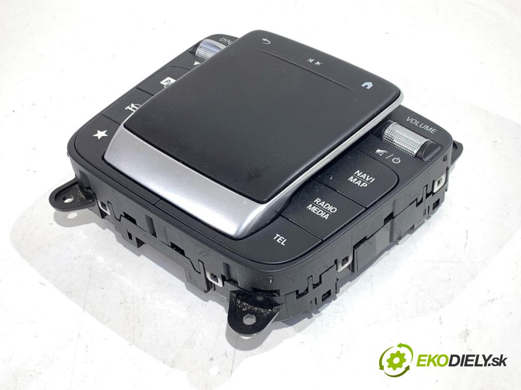 MERCEDES-BENZ GLE SUV 2020 180 kW GLE 300 d 4-matic (167.119) 1950 Panel ovládania navigácie A2479003903