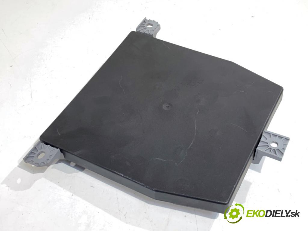 MERCEDES-BENZ GLE SUV 2020 180 kW GLE 300 d 4-matic (167.119) 1950 modul BSI A1679008011 (Pojistková skříňka)