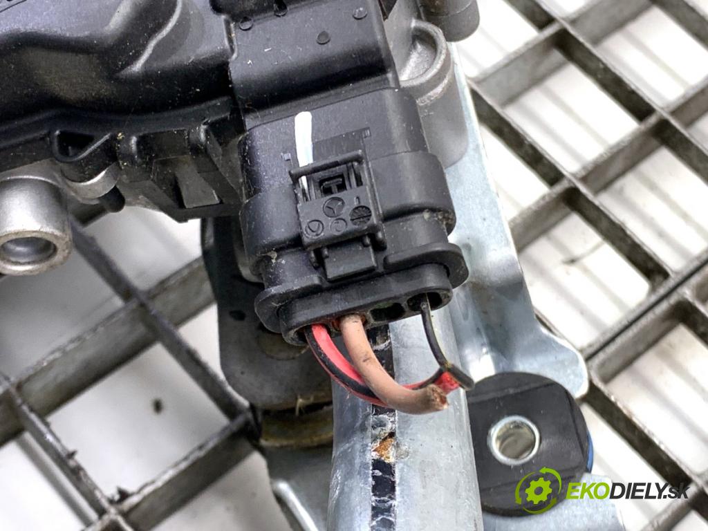 MERCEDES-BENZ GLE SUV 2020 180 kW GLE 300 d 4-matic (167.119) 1950 Mechanizmus stieračov predný A1679063300 (Motorček stieračov predný)