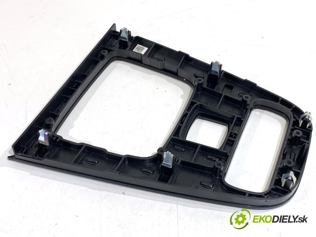 MERCEDES-BENZ GLE SUV 2020 180 kW GLE 300 d 4-matic (167.119) 1950 lišty kryt  (Lišta)