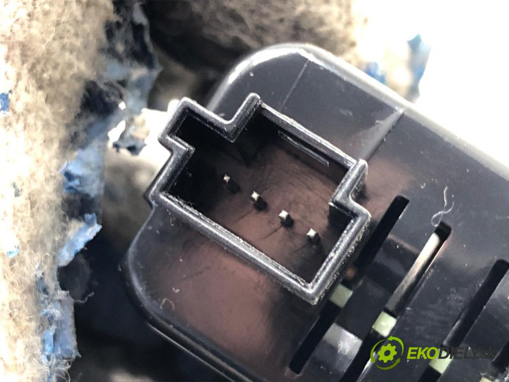 MERCEDES-BENZ GLE SUV 2020 180 kW GLE 300 d 4-matic (167.119) 1950 HNÍZDO: USB A1678205201