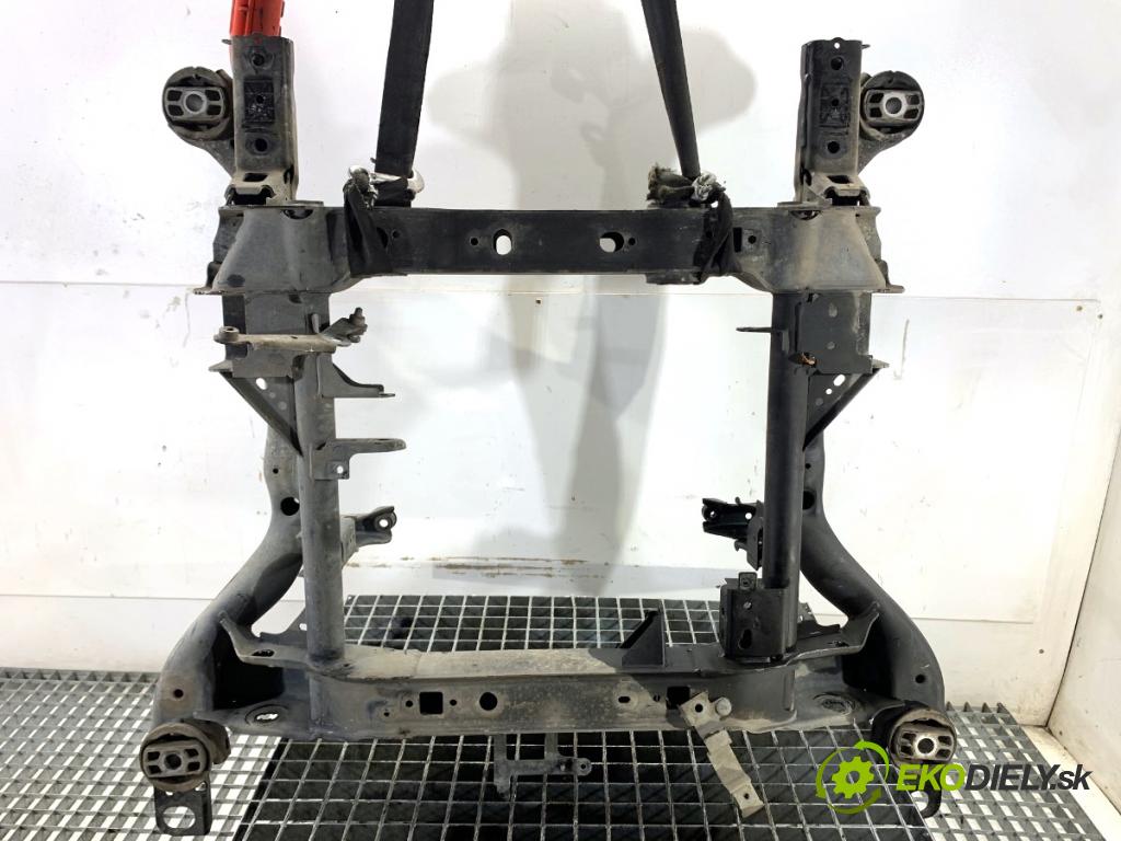 MERCEDES-BENZ GLE SUV 2020 180 kW GLE 300 d 4-matic (167.119) 1950 výztuha pod motor A1673316200 (Přední výztuha)