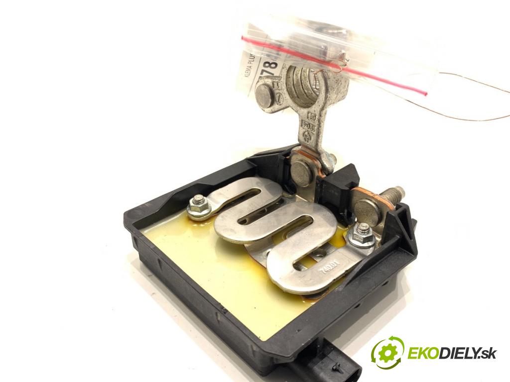 MERCEDES-BENZ GLE SUV 2020 180 kW GLE 300 d 4-matic (167.119) 1950 svorka plus A0009061505