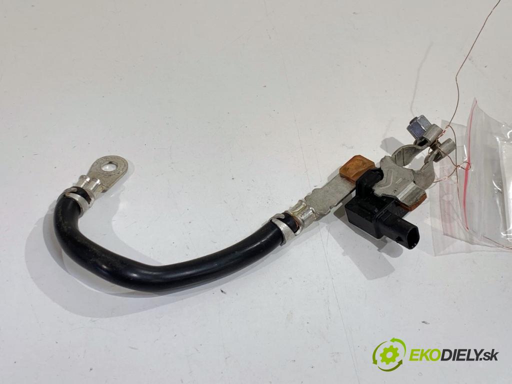 MERCEDES-BENZ GLE SUV 2020 180 kW GLE 300 d 4-matic (167.119) 1950 svorka MINUS: A0009058212