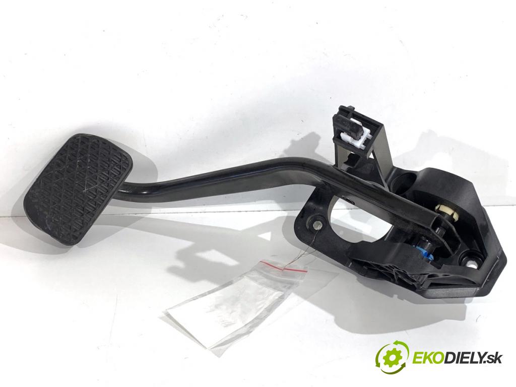 MERCEDES-BENZ GLE SUV 2020 180 kW GLE 300 d 4-matic (167.119) 1950 pedal brzdy A1672900000