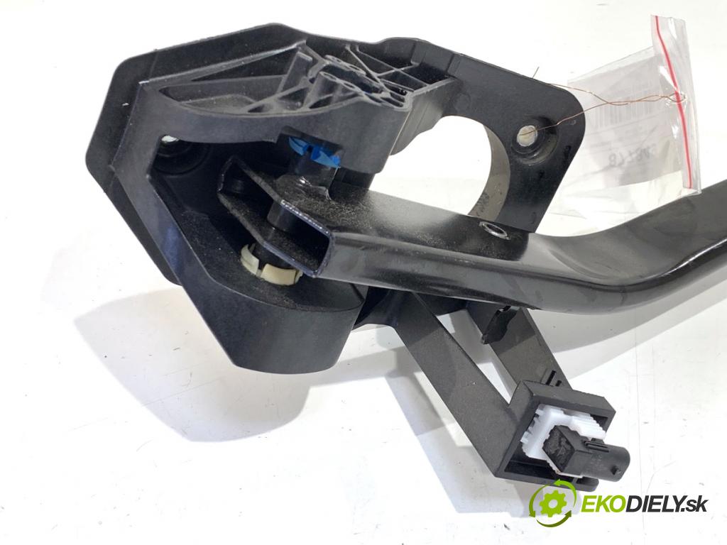 MERCEDES-BENZ GLE SUV 2020 180 kW GLE 300 d 4-matic (167.119) 1950 pedal brzdy A1672900000