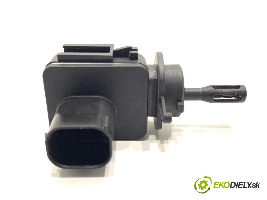 MERCEDES-BENZ GLE SUV 2020 180 kW GLE 300 d 4-matic (167.119) 1950 Snímač kvality vzduchu A0009055207