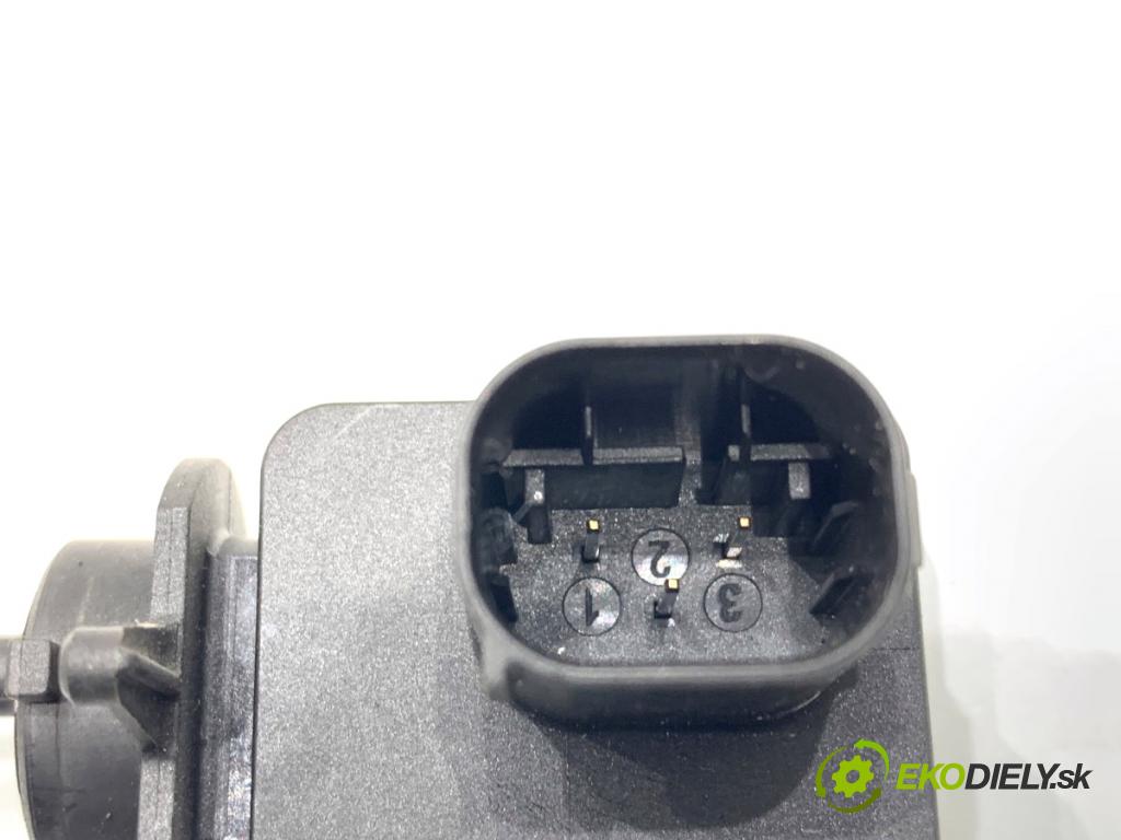 MERCEDES-BENZ GLE SUV 2020 180 kW GLE 300 d 4-matic (167.119) 1950 Snímač kvality vzduchu A0009055207